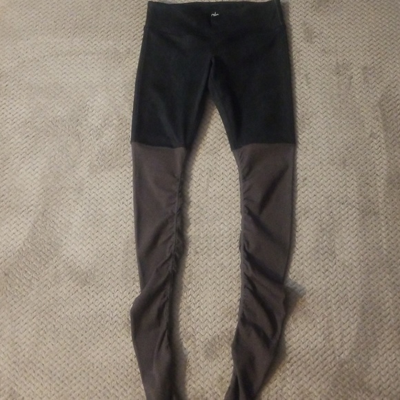ALO Yoga Pants - Alo YOGA leggings